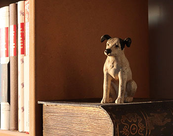 image of a black and white dog shaped bookend